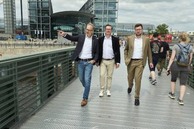 Gemeinsam mit den Abgeordneten Sven Rissmann und Lucas Schaal im Bezirk unterwegs.