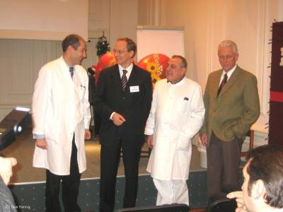 Deutsches Herzzentrum Berlin - die Spitzenklinik hat ihren Sitz am Campus Virchow-Klinik der Charit.

Prof. Dr. Felix Berger, Carsten Spallek, Prof. Dr. Roland Hetzer sowie Verwaltungsdirektor Thomas Hhn im Gesprch. 