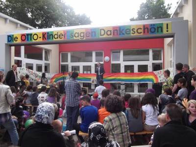 Spielhaus im Otto-Park
feierliche bergabe des neuen Spielhauses