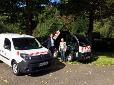 Die bergabe der beiden ersten E-Autos fr das Strassen- und Grnflchenamt